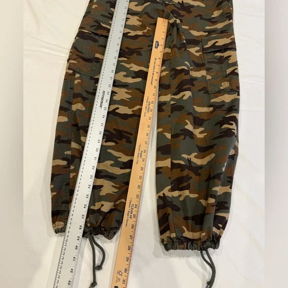 NWoT Levi’s ‘94 Baggy Cargo Pants Camo Print Size 29 Y2K Never Worn - Picture 13 of 14